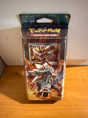 Pokémon Solgaleo Trading Card Game Deck - White & Gold